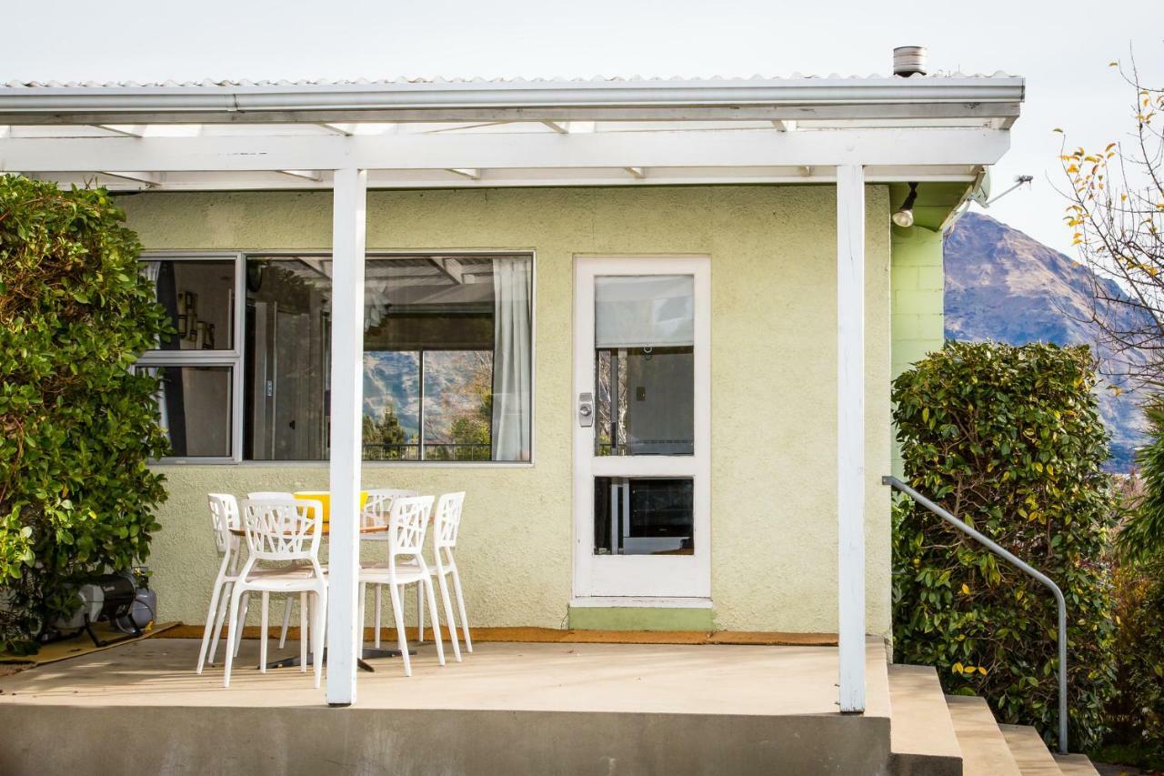 Retro With A View Villa Wanaka Exterior photo